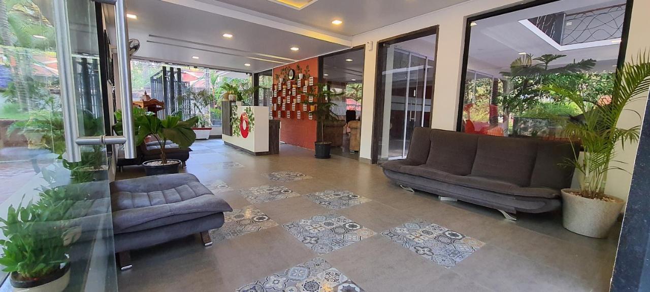 Resort Purple Orchid Anjuna